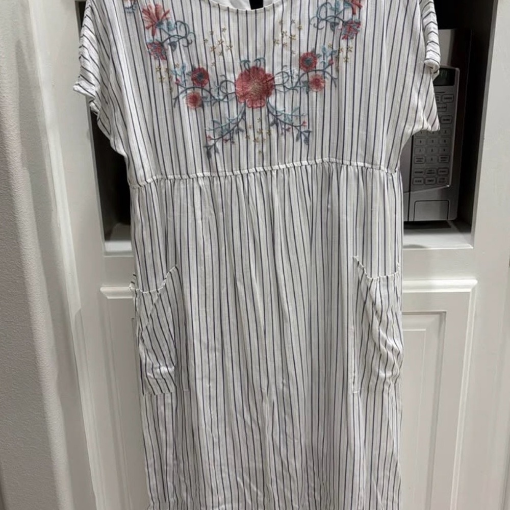 Andree White/blue Medium Striped Dress with Floral Embroidery EUC